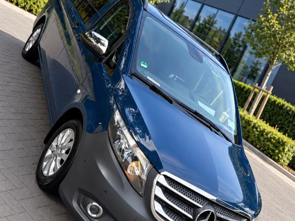 Blauwe Mercedes Vito taxibus – horeca taxi Berkel-Enschot